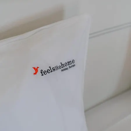 Flh With Balcony Apartment