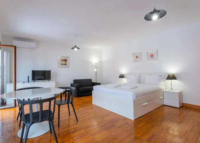 Flh With Balcony Apartamento *