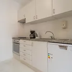 Flh With Balcony شقة فونشال